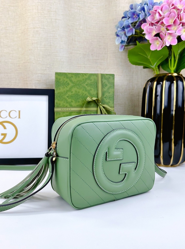 激安グッチバッグコピー背面デザイン